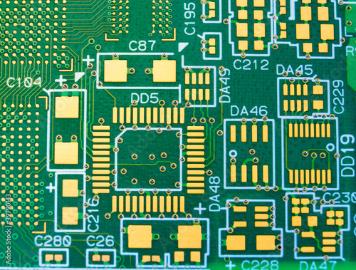 Printed circuit board with no elements