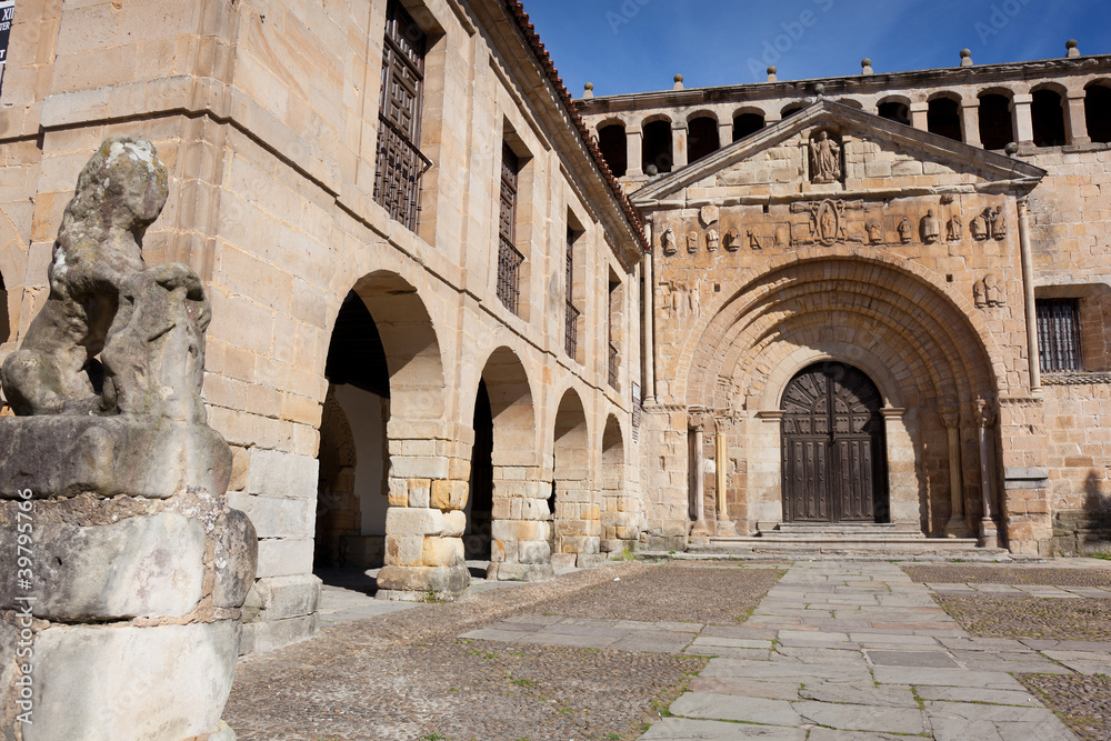Colegiata de Santa Juliana, Santillana del Mar, Cantabria, Espa Colegiata de Santa Juliana, Santillana del Mar, Cantabria, Espa