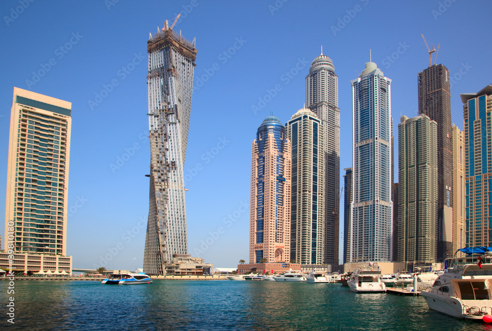 Obraz premium The construction of Infinity tower skyscraper in Dubai
