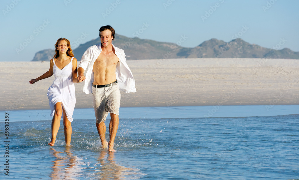 beach run splash couple