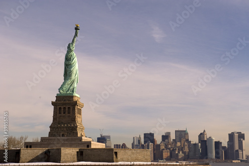Statue of Liberty and skyline, New York © forcdan