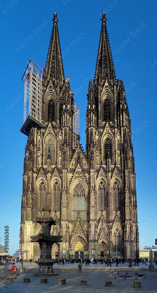 Fototapeta premium Facade of Cologne Cathedral, Germany