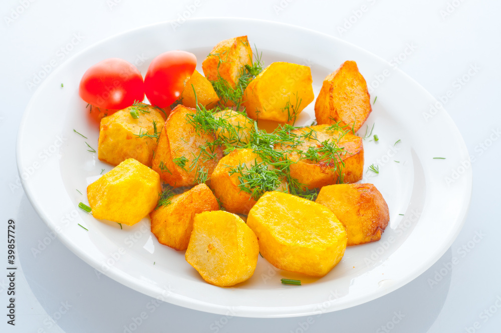Fried potato with fennel