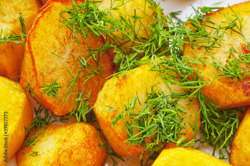 Fried potato with fennel
