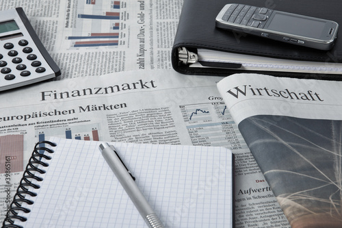 Obraz na płótnie newspaper vs business 11