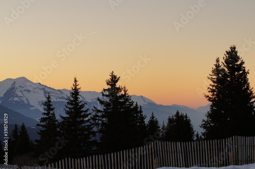 couché de soleil sur les Alpes photo