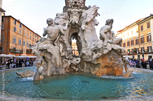 Piazza Navona, fontana 4 fiumi e Santa Agnese in Agone - Roma