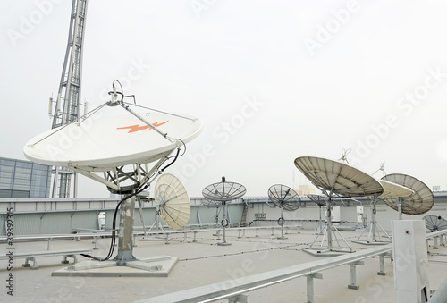 Billede på lærred Satellite Communications Dishes