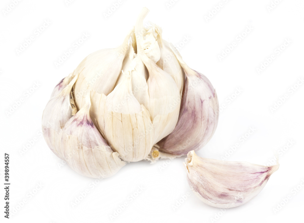 Obraz premium Garlic isolated on white