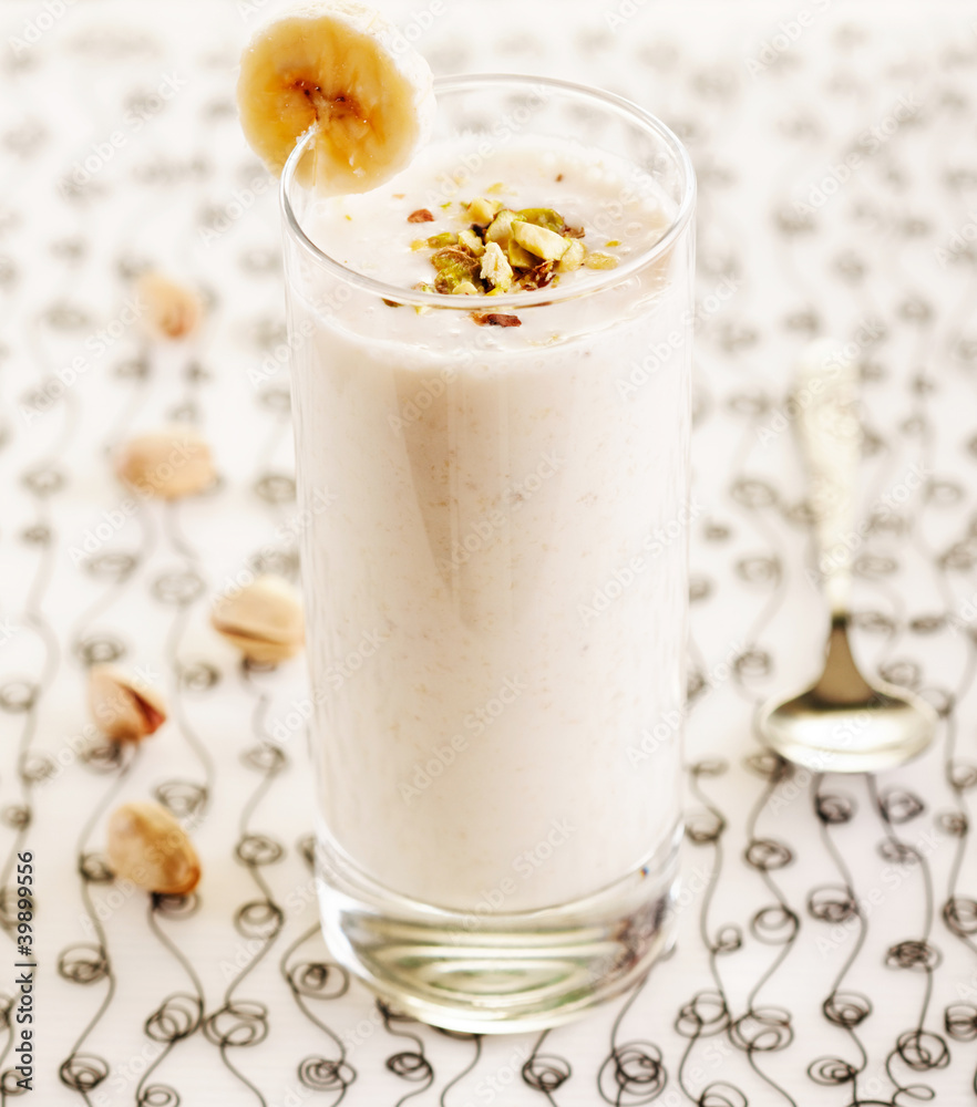 Banana smoothie with pistachio Banana smoothie with pistachio