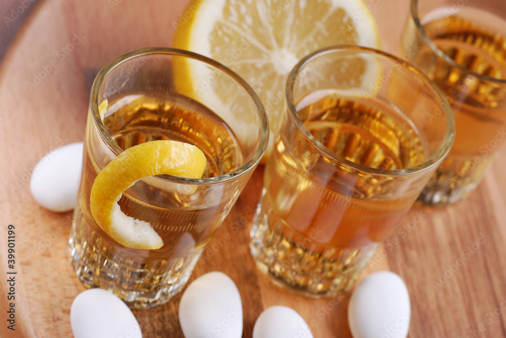 rosolio al limone- sei rosolio al limone- sei