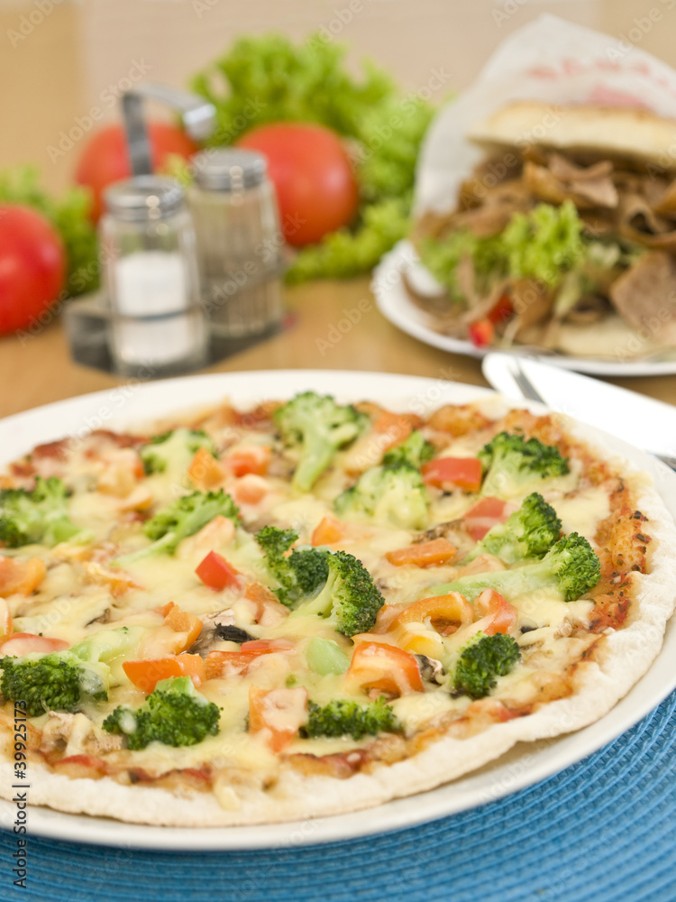 Pizza und Döner Pizza und Döner