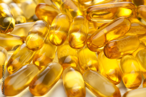 omega-3 fish fat oil capsules