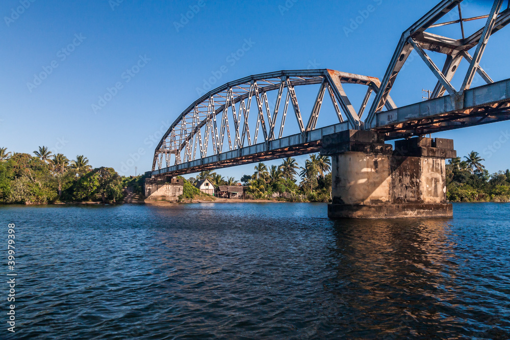 Fototapeta premium Canal des Pangalanes