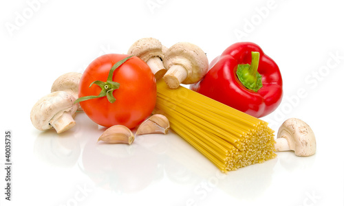 pasta, peppers, tomatoes, garlic and mushrooms close up