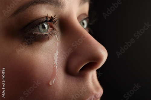 Obraz na płótnie Piękna dziewczyna płacze