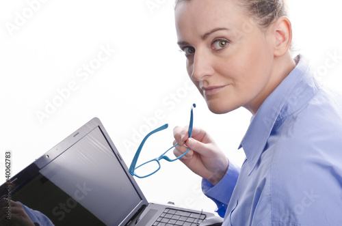 Frau mit Laptop