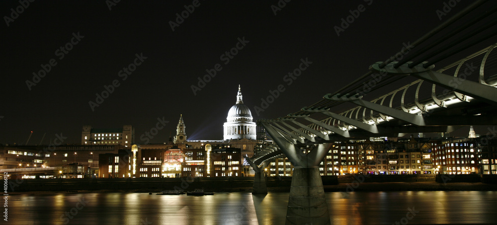 St Paul's Cathedral at Night
