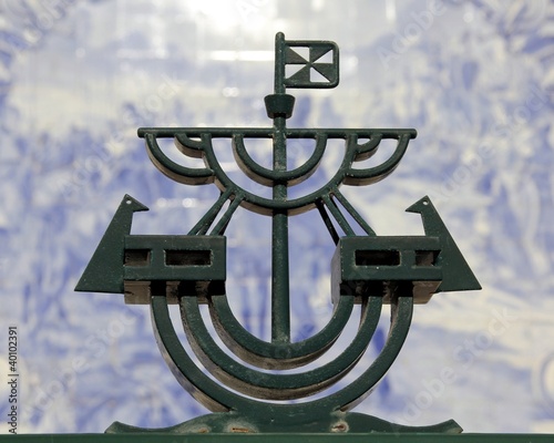 Stylized coat of arms of Lisbon on a municipal showcase