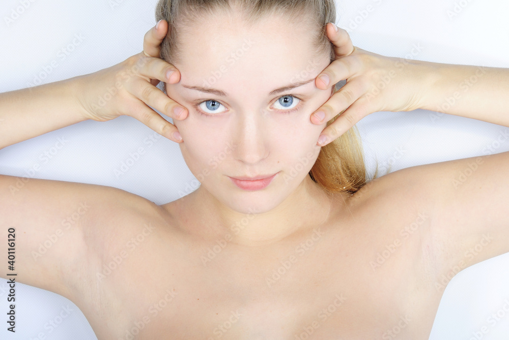 Naklejka premium making look younger beautiful girl