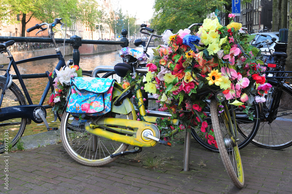 Naklejka premium Bicycles in Amsterdam