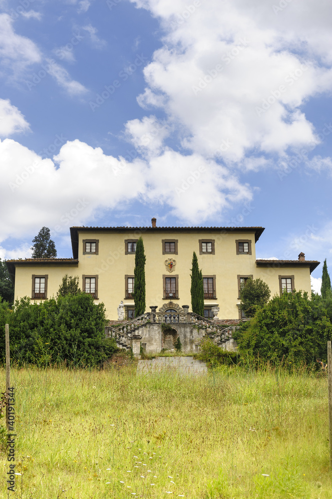 Old villa near Castelfiorentino (Tuscany)