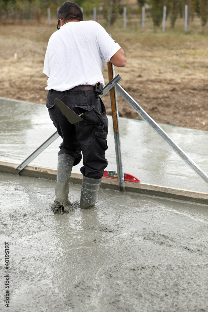 Smoothing concrete foundations Smoothing concrete foundations