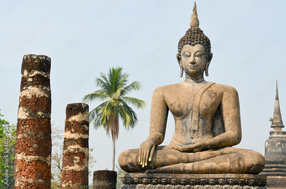 Obraz premium Promenade à Sukhotaï en Thaïlande