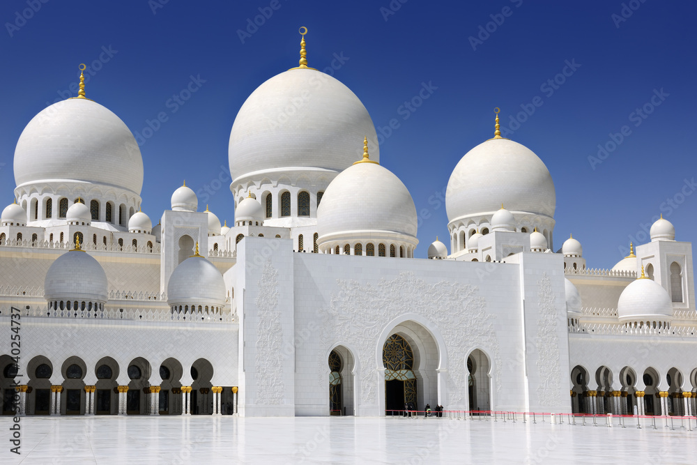 Obraz premium Sheikh Zayed Bin Sultan Al Nahyan Mosque, Abu Dhabi