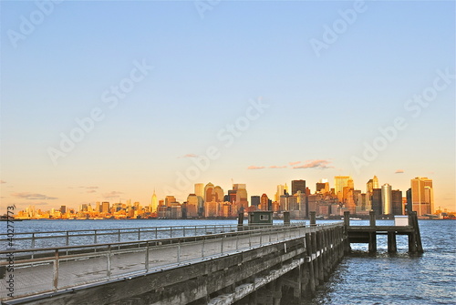 New York City Skyline - Manhattan © pizzicalaluna