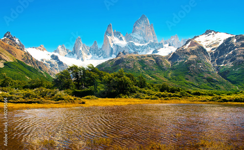 Naturlandschaft mit Fitz Roy in Argentinien, Südamerika photo