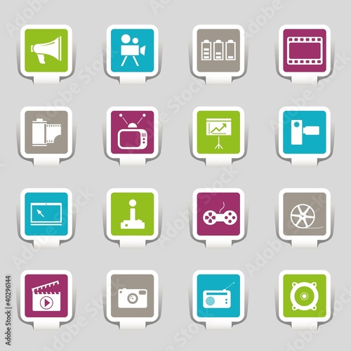 16 Icons Media