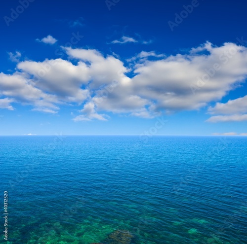 sea with horizon