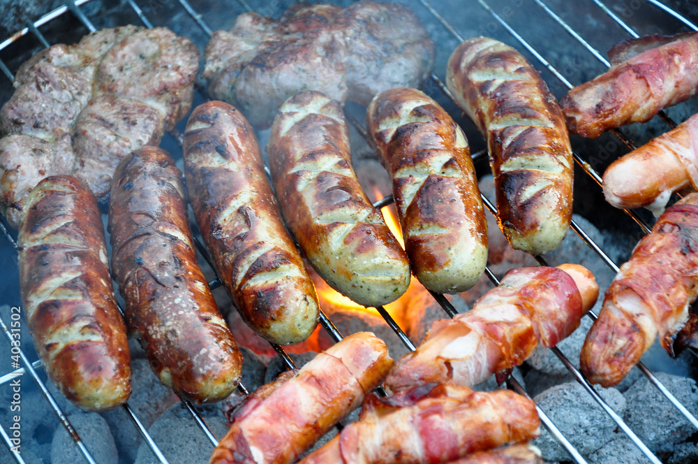 Bratwurst auf dem Grill Bratwurst auf dem Grill
