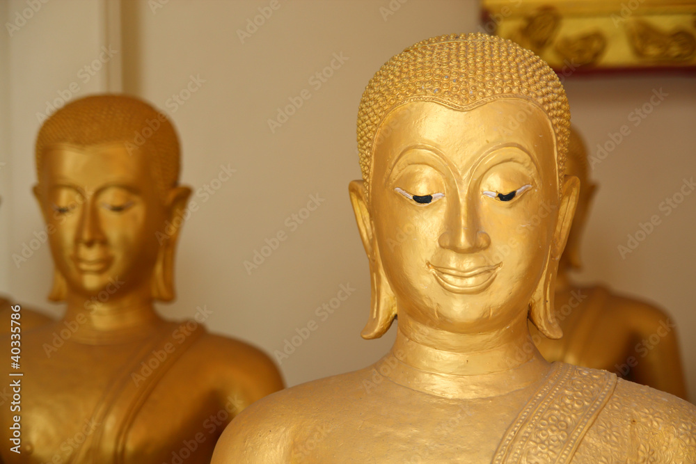 The golden face of buddha