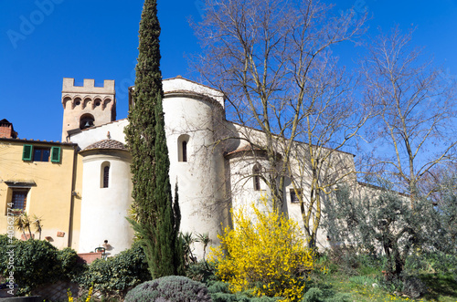 Toscana: Pieve di S. Pietro a Mercato a Montespertoli 3 photo