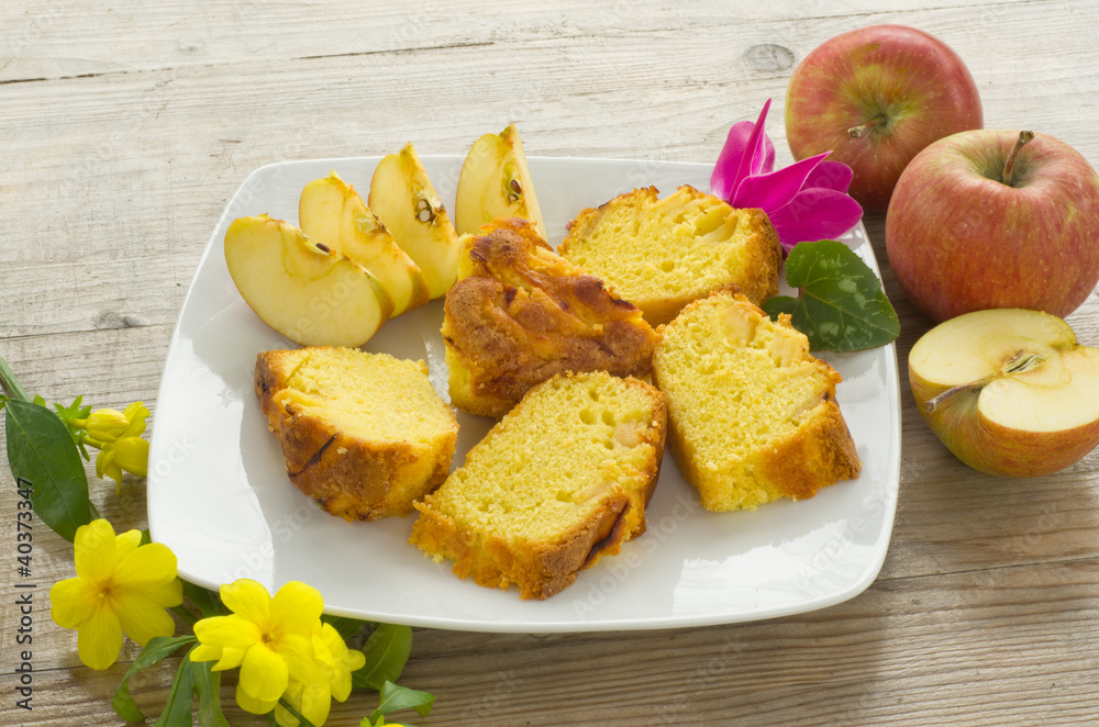 Yogurt cake with apples - Torta di yogurt con le mele Yogurt cake with apples - Torta di yogurt con le mele