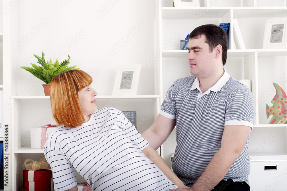 Obraz premium portrait of a husband and a pregnant wife