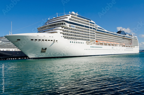 Fototapeta Naklejka Na Ścianę i Meble -  Luxury cruise ship