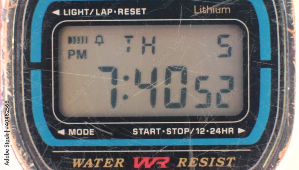 Reloj digital rayado