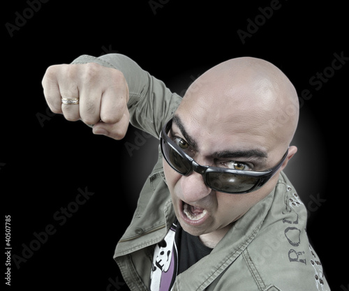Hombre violento.