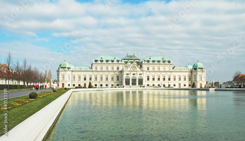 Il Belvedere che si riflette nell'acqua a Vienna