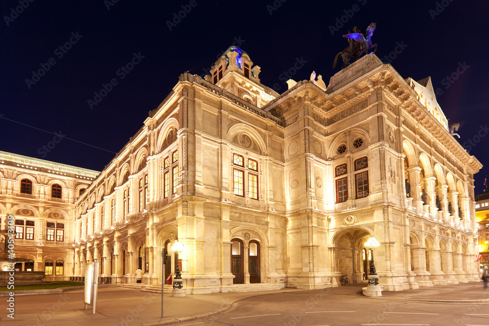 Wiener Staatsoper, Nachtaufnahme