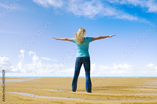 Frau am Strand