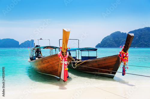 national Thailands boat at islands