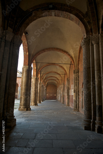 Basilica di Sant'Ambrogio - Milano © Stocked House Studio