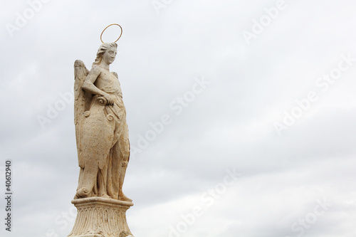 Estatua de San Rafael en el puente romano de Córdoba - España
