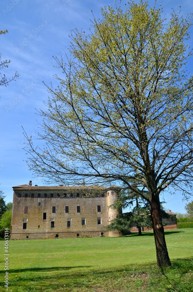 castello di san pietro in cerro - emilia romagna castello di san pietro in cerro - emilia romagna