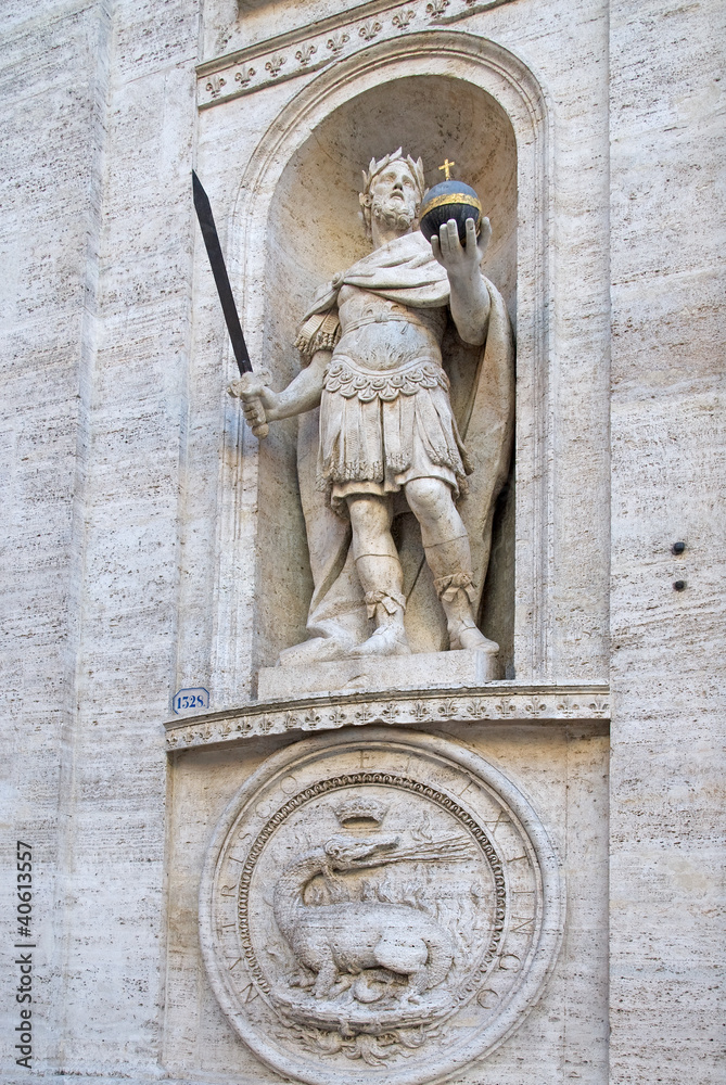 Saint Luis des Francoise church statue decoration