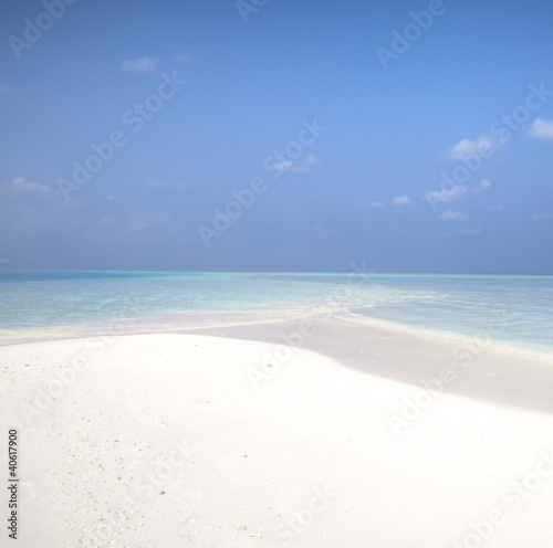 Fototapeta Naklejka Na Ścianę i Meble -  Turquoise Lagoon / Atoll with beach on the Maldives (Malediven)